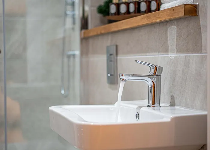 Lux 2bed 2bath With Terrace Center * Elland