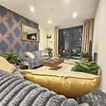 Lux 2bed 2bath With Terrace Center Apartment Elland